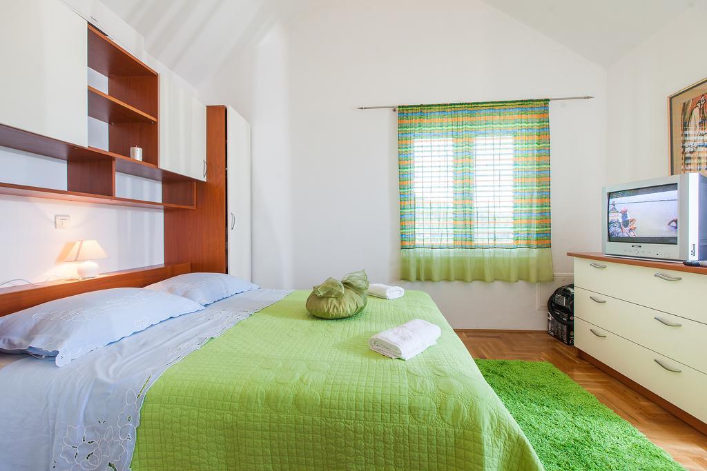 Villa Lora Tučepi Buitenkant foto